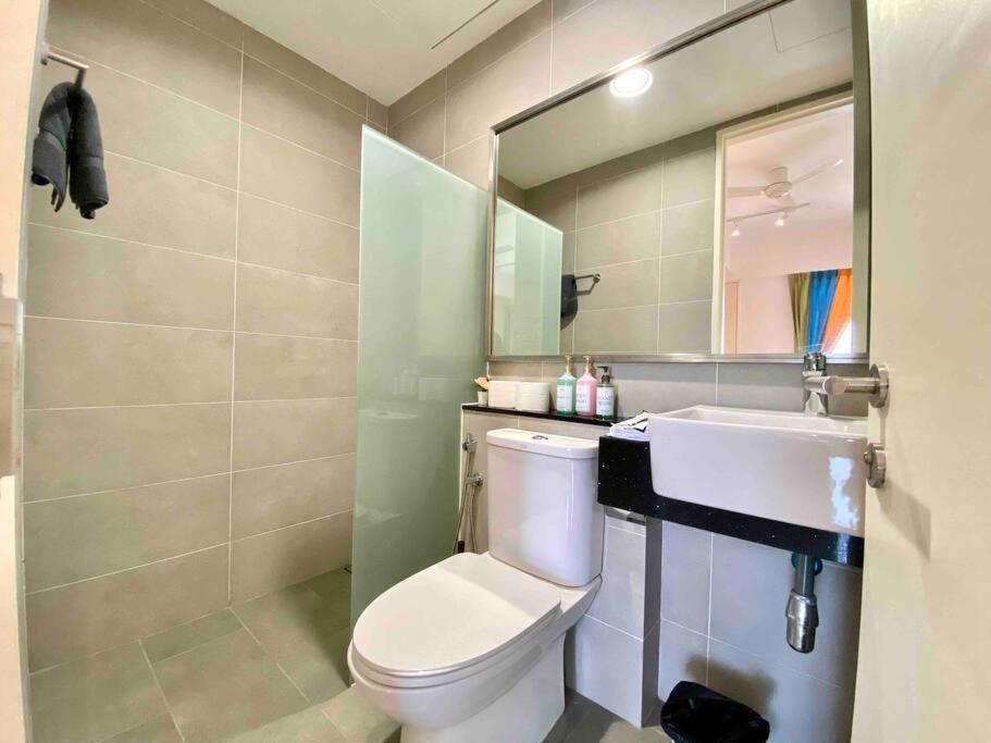 Tropicana 218 Macalister #Wondercolor #Infinity Pool #Georgetown #5Pax #2Br 2Bath #1King 1Queen 1Single #Quality Well Maintained #Private Host Buitenkant foto